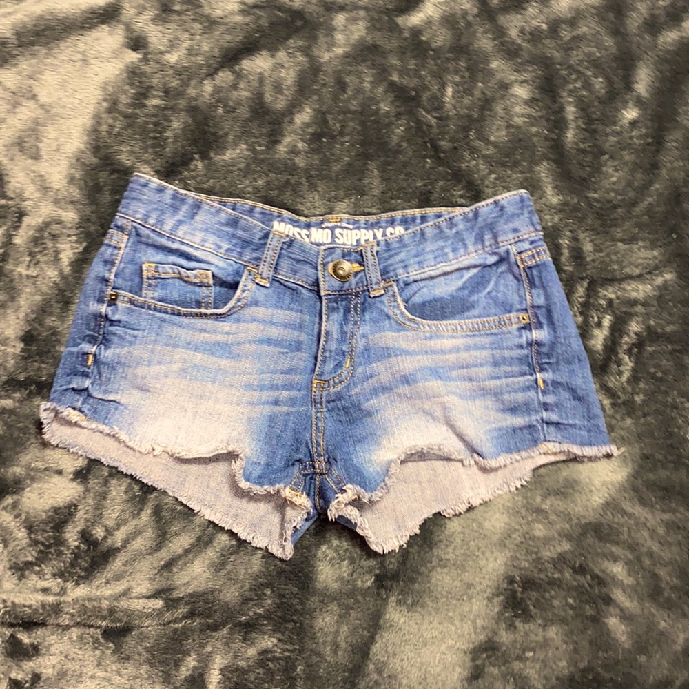 Mossimo Supply Co. Jean shorts. Size 7 fit 6.